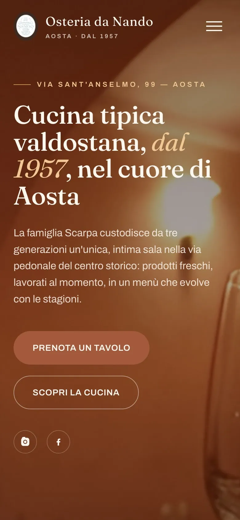 La home di Osteria Da Nando vista da telefono